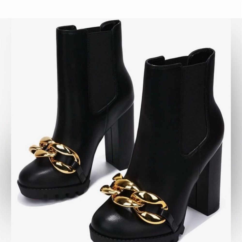 Cape Robbin Women's Black High Heel Lug Booties Size 7